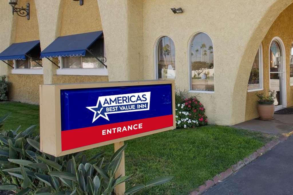 Americas Best Value Inn 斯托克布里奇 外观 照片
