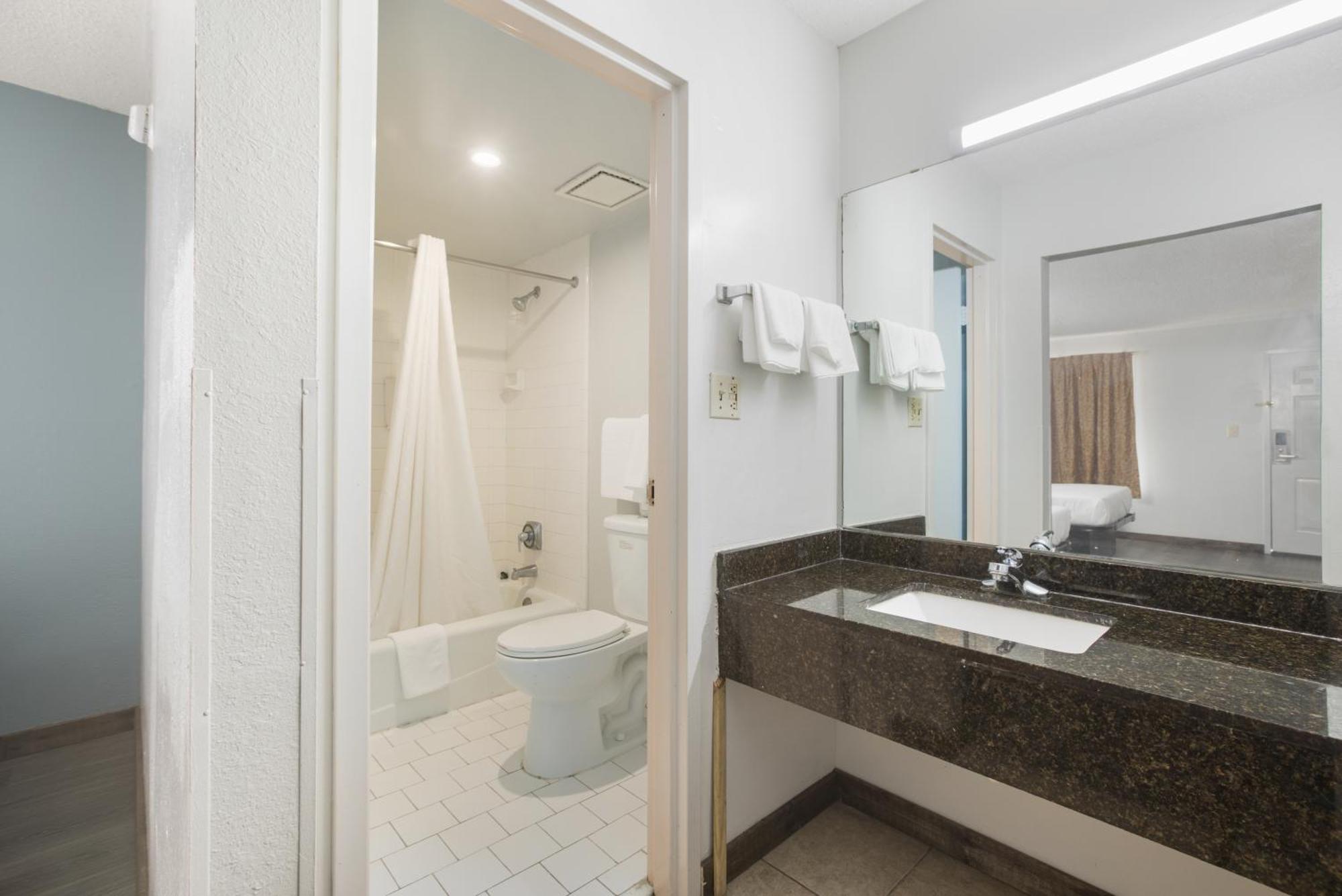 Americas Best Value Inn 斯托克布里奇 客房 照片