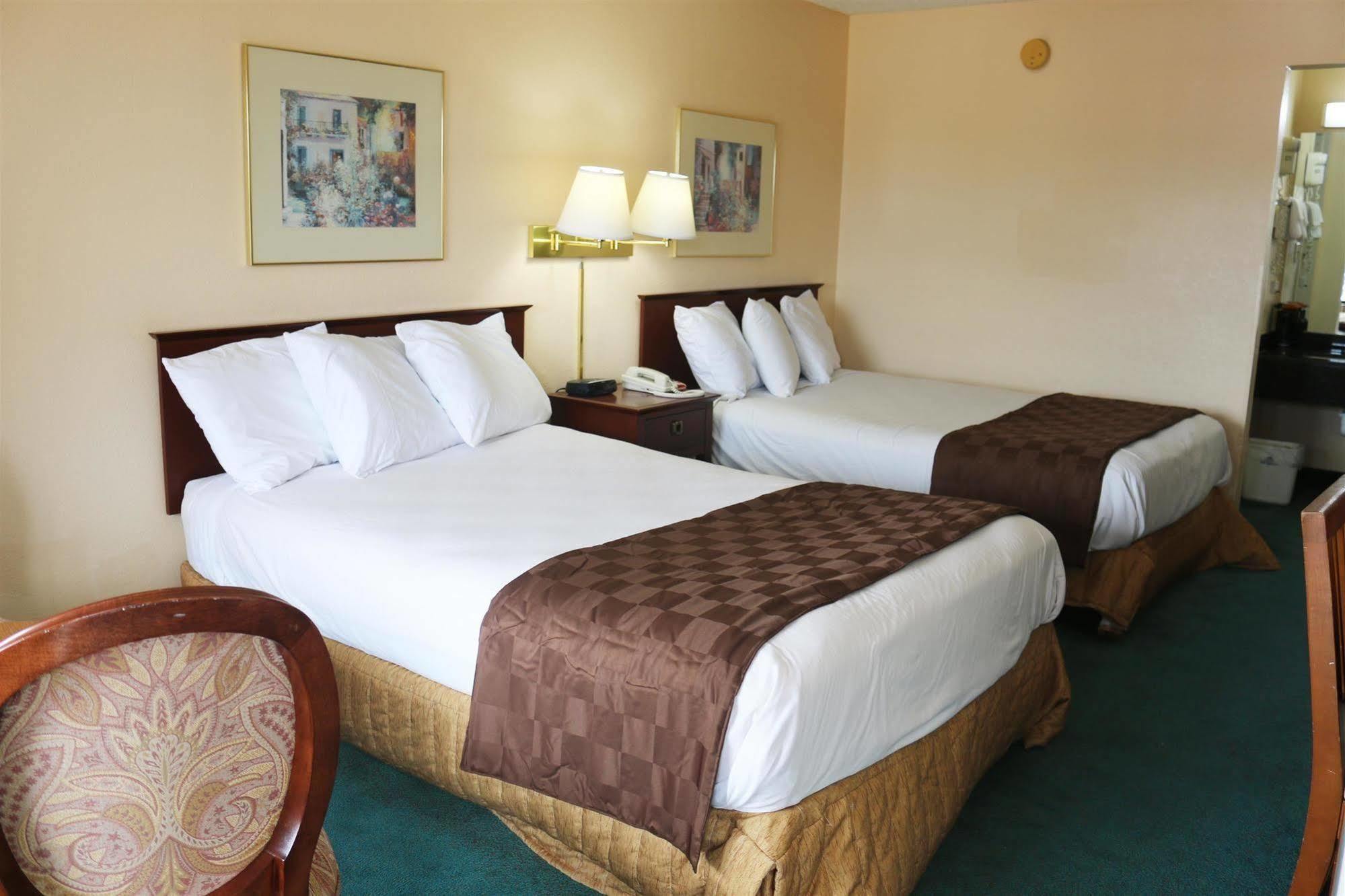 Americas Best Value Inn 斯托克布里奇 外观 照片