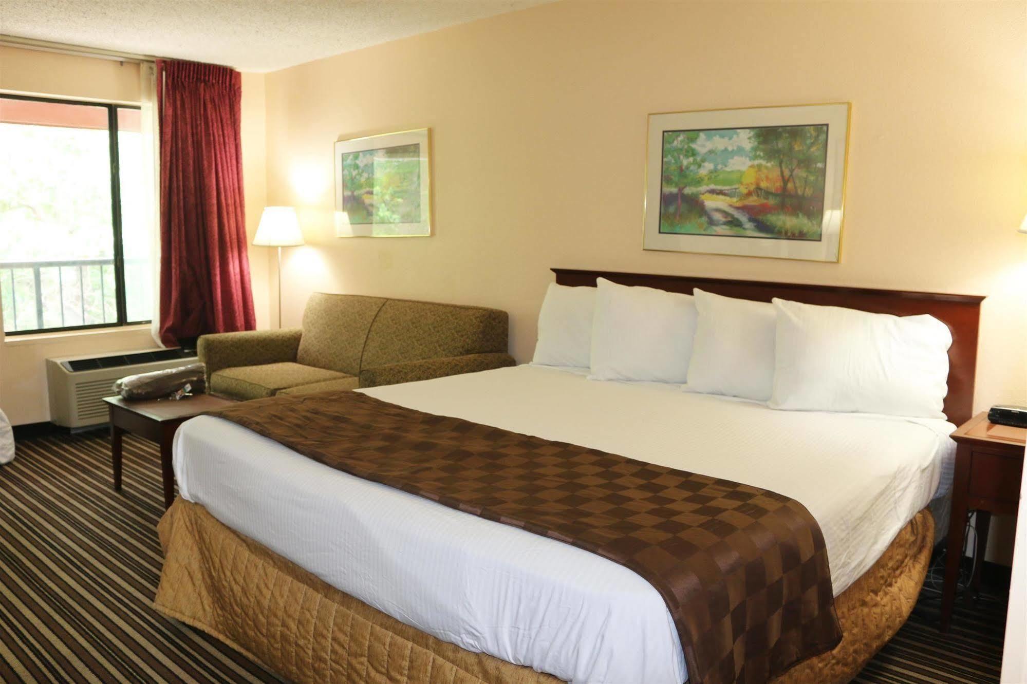 Americas Best Value Inn 斯托克布里奇 外观 照片